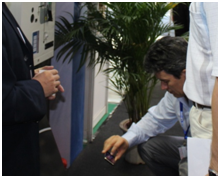 赫茲曼與客戶(hù)交流7